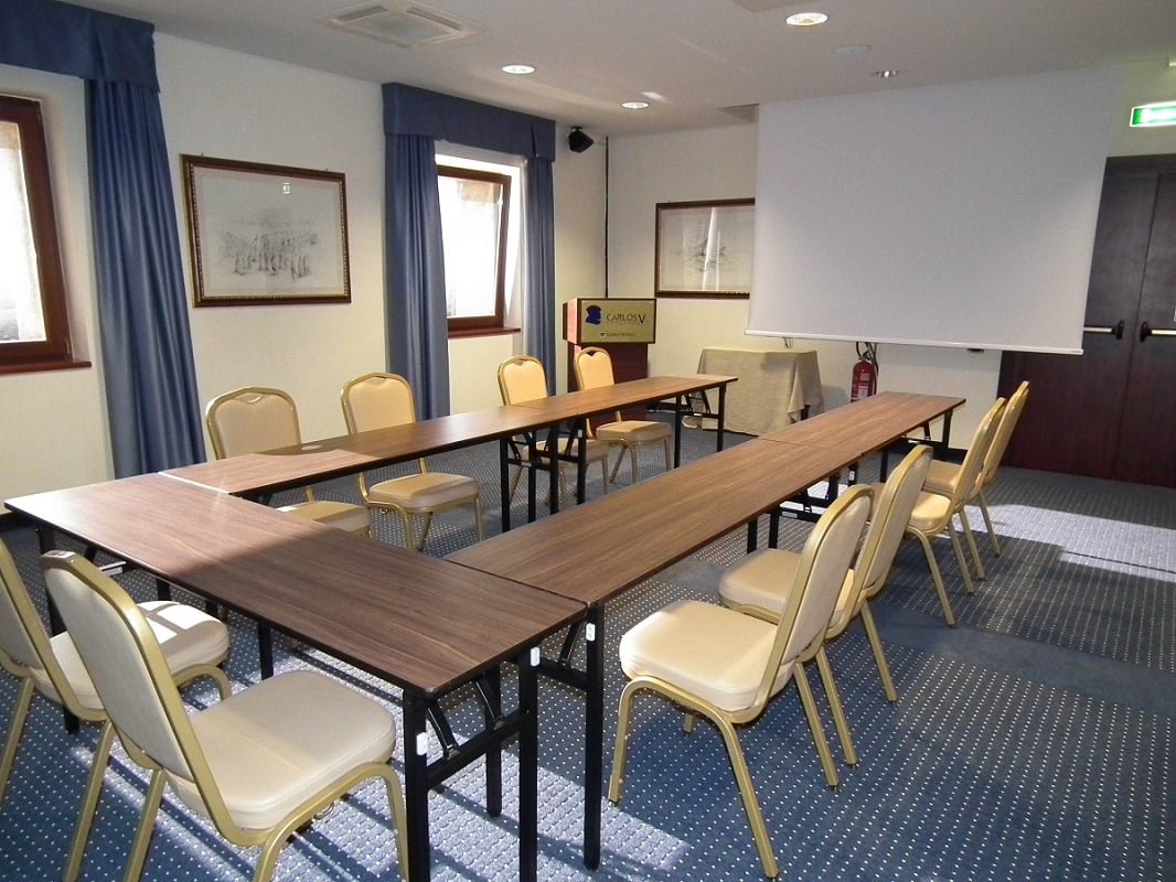 Salón Infanta e Reina Smy Carlos V Alghero 