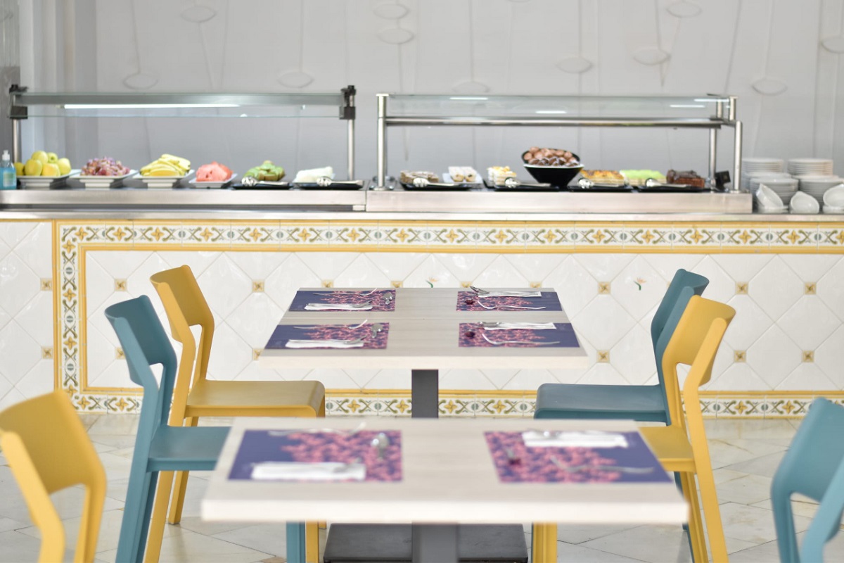 5. Restaurant (1)